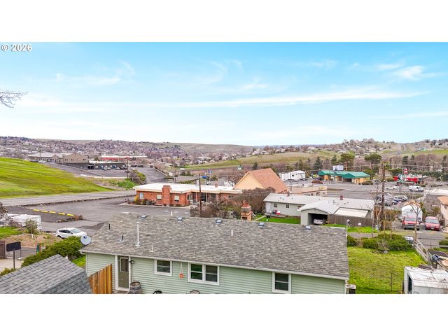 715 Sw 27TH St, Pendleton, OR 97801