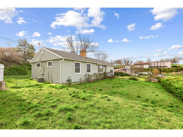 715 Sw 27TH St, Pendleton, OR 97801