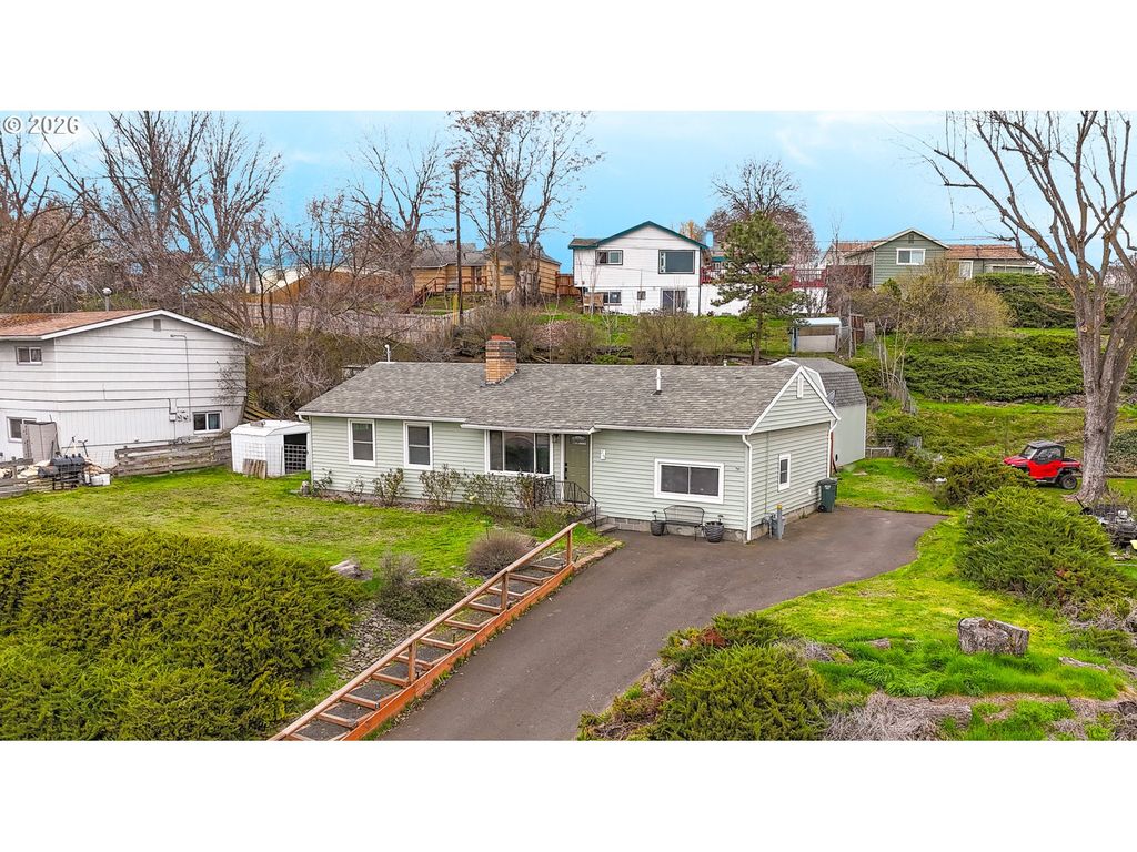 715 Sw 27TH St, Pendleton, OR 97801
