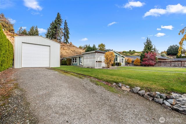 420 Sunnyslope Heights Road, Wenatchee, WA 98801