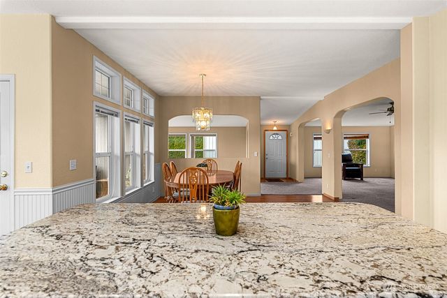 420 Sunnyslope Heights Road, Wenatchee, WA 98801