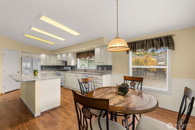 420 Sunnyslope Heights Road, Wenatchee, WA 98801