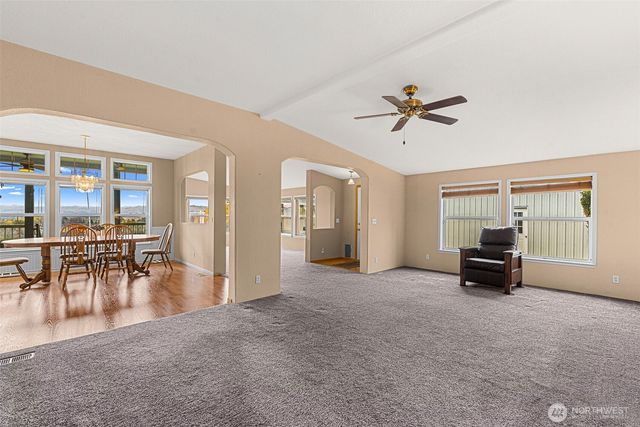 420 Sunnyslope Heights Road, Wenatchee, WA 98801