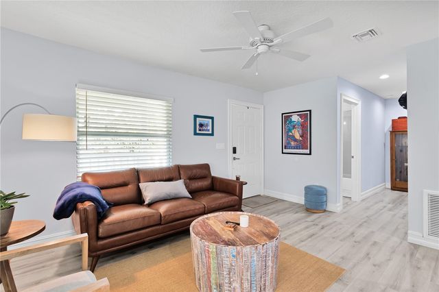 184 S Willow Street, Fellsmere, FL 32948