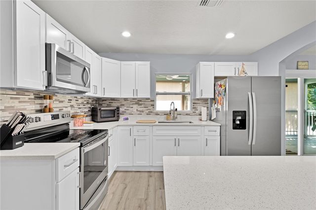 184 S Willow Street, Fellsmere, FL 32948