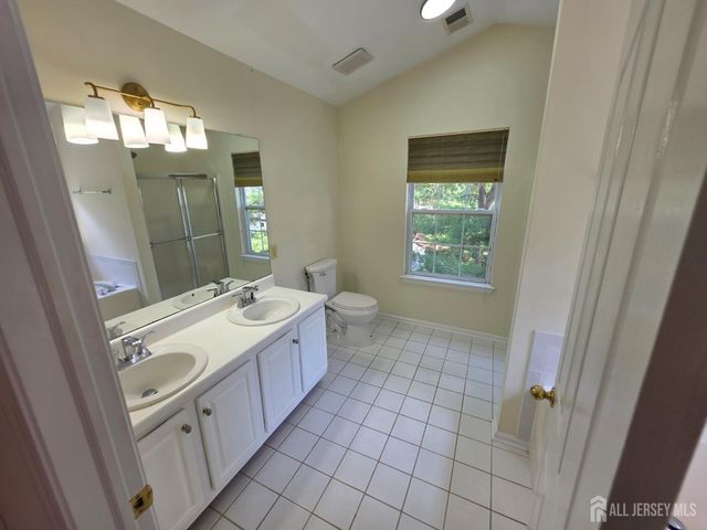 1301 Dahlia Circle, South Brunswick, NJ 08810