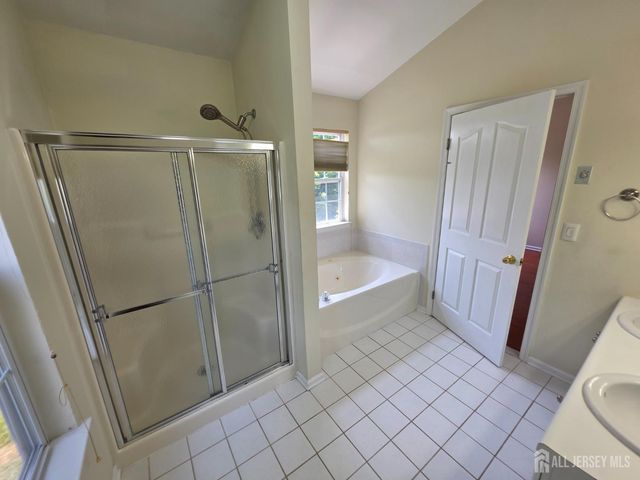 1301 Dahlia Circle, South Brunswick, NJ 08810