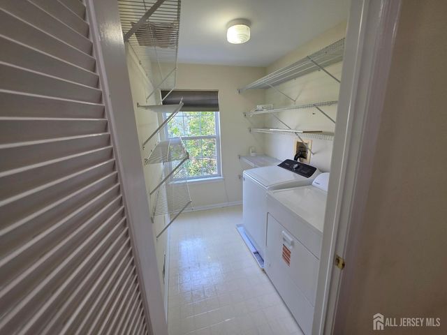1301 Dahlia Circle, South Brunswick, NJ 08810