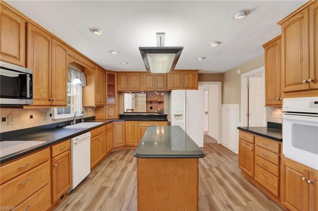 5437 Hargrove BLVD, Virginia Beach, VA 23464