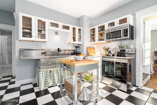 1012 Bluegrass Ave, Louisville, KY 40215