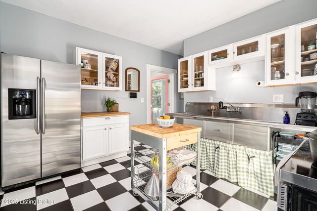 1012 Bluegrass Ave, Louisville, KY 40215