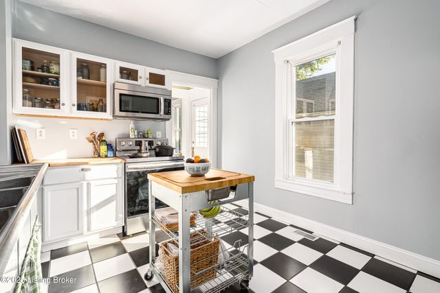 1012 Bluegrass Ave, Louisville, KY 40215