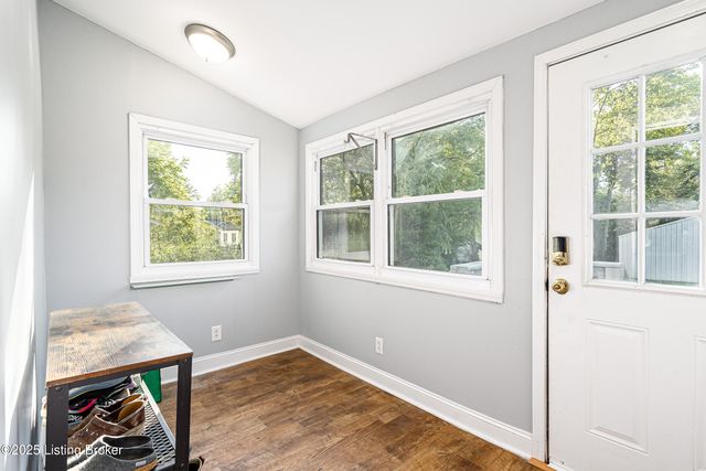1012 Bluegrass Ave, Louisville, KY 40215