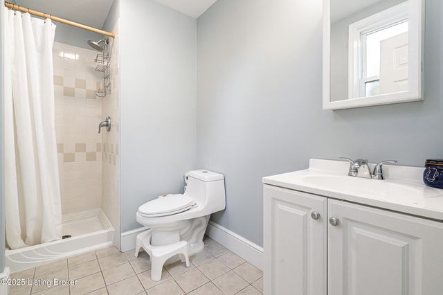 1012 Bluegrass Ave, Louisville, KY 40215