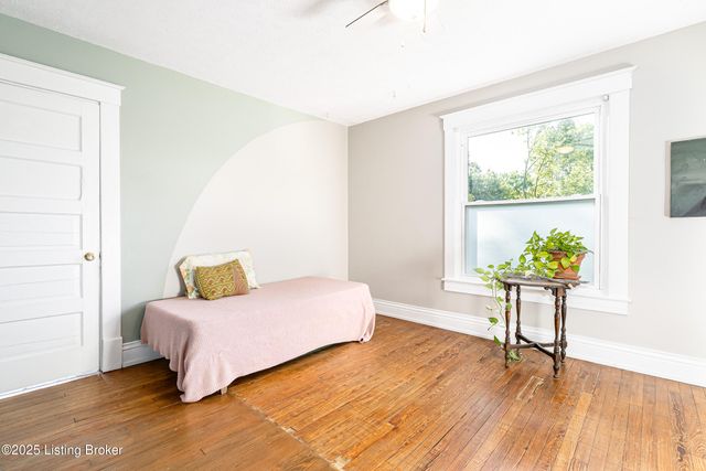 1012 Bluegrass Ave, Louisville, KY 40215