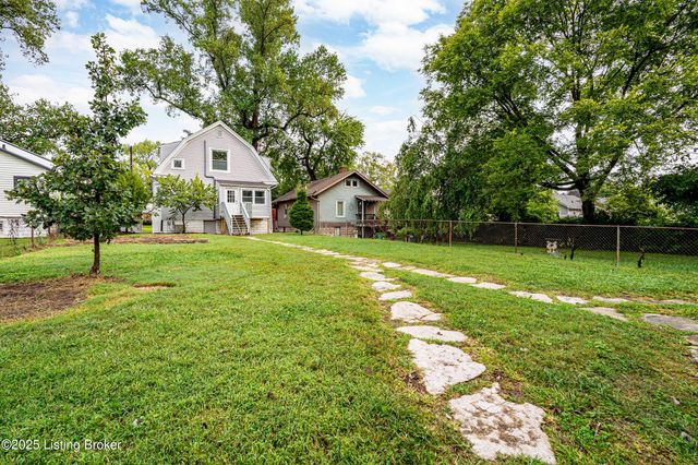 1012 Bluegrass Ave, Louisville, KY 40215