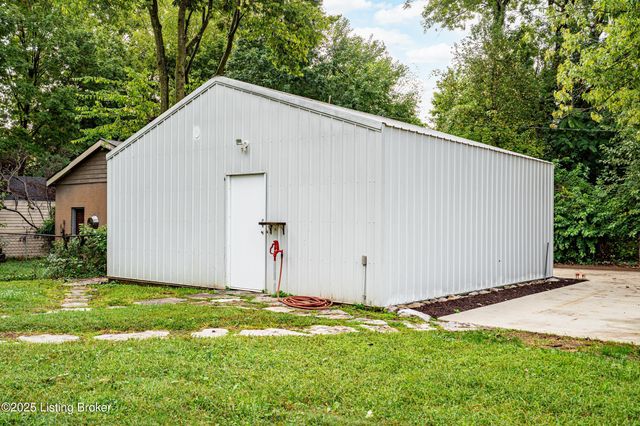 1012 Bluegrass Ave, Louisville, KY 40215