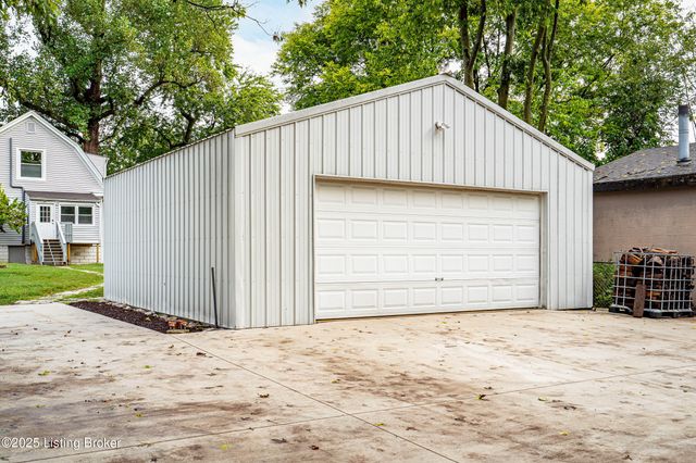 1012 Bluegrass Ave, Louisville, KY 40215