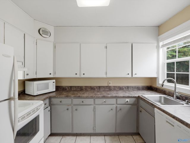 2707 Hastings Road SW, Huntsville, AL 35801