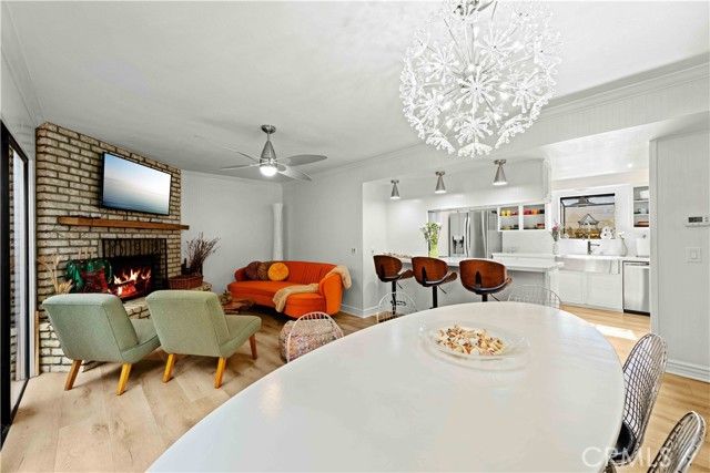 86 Via Di Roma Walk, Long Beach, CA 90803