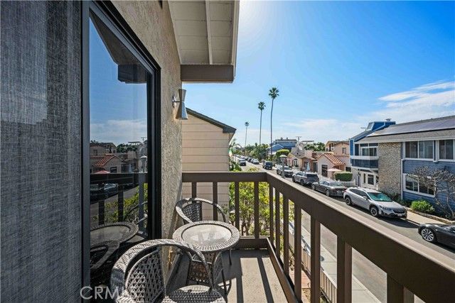 86 Via Di Roma Walk, Long Beach, CA 90803