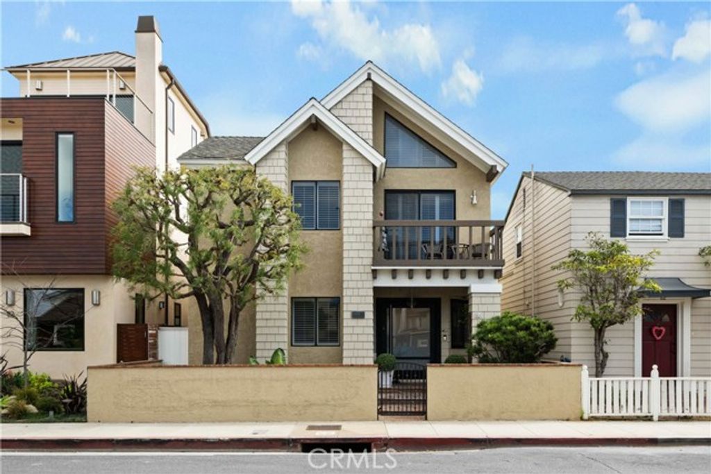 86 Via Di Roma Walk, Long Beach, CA 90803