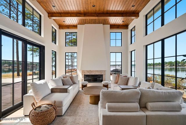 113 Josephs Point, West End, NC 27376