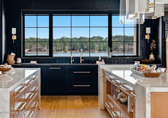 113 Josephs Point, West End, NC 27376