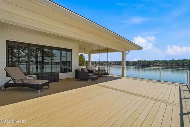113 Josephs Point, West End, NC 27376