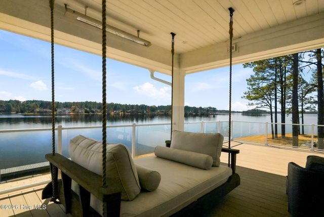 113 Josephs Point, West End, NC 27376