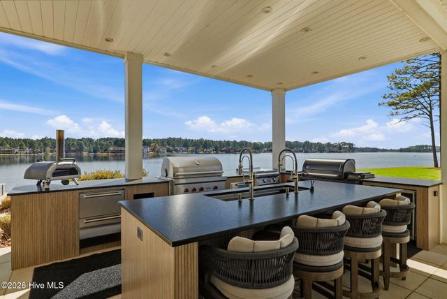 113 Josephs Point, West End, NC 27376