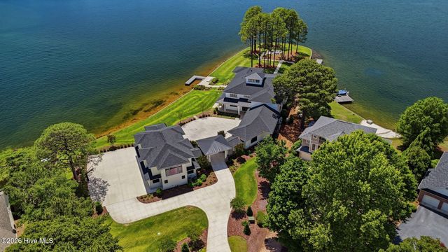 113 Josephs Point, West End, NC 27376