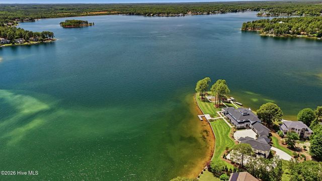 113 Josephs Point, West End, NC 27376