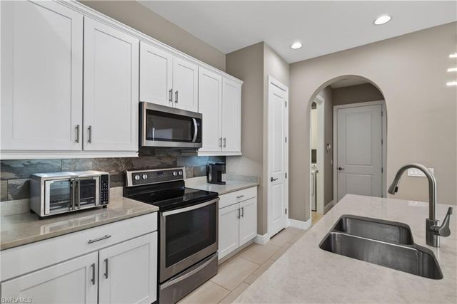 1310 Manado DR, Naples, FL 34113