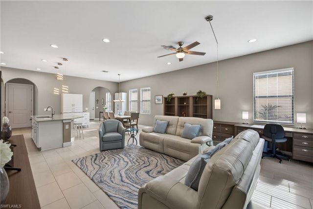 1310 Manado DR, Naples, FL 34113