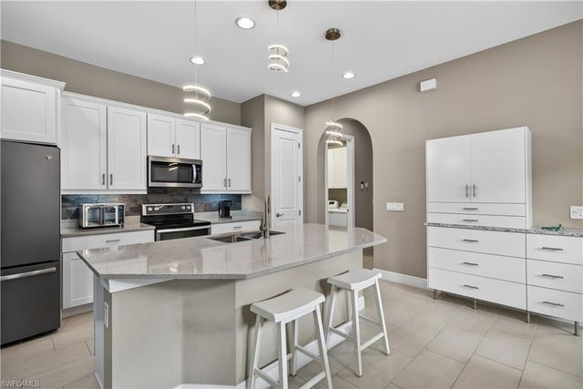 1310 Manado DR, Naples, FL 34113