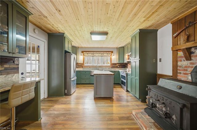 2805 Bunch Walnuts RD, Chesapeake, VA 23322