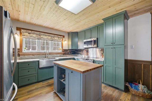 2805 Bunch Walnuts RD, Chesapeake, VA 23322