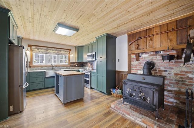 2805 Bunch Walnuts RD, Chesapeake, VA 23322