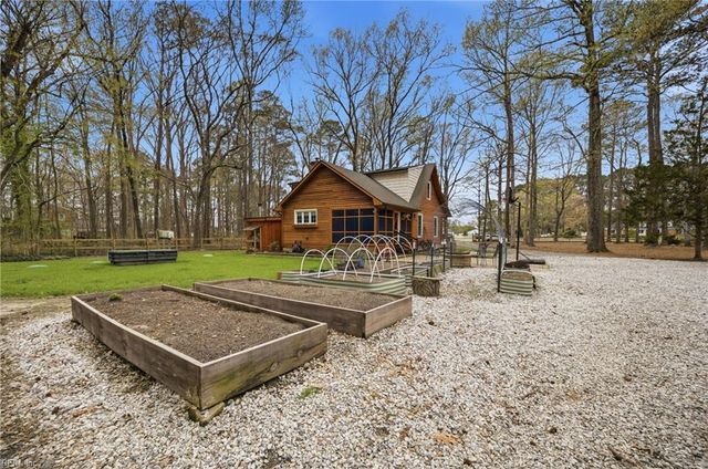 2805 Bunch Walnuts RD, Chesapeake, VA 23322