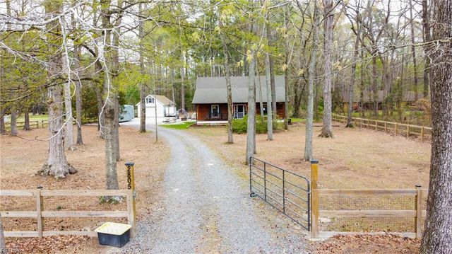 2805 Bunch Walnuts RD, Chesapeake, VA 23322