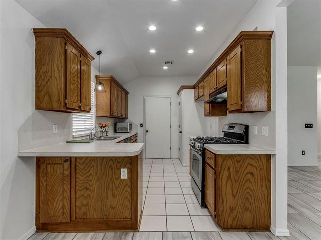 220 SW 142nd Street, Oklahoma City, OK 73170
