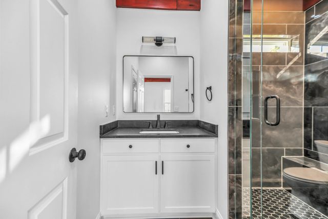 1399 Saundersville Rd, Hendersonville, TN 37075