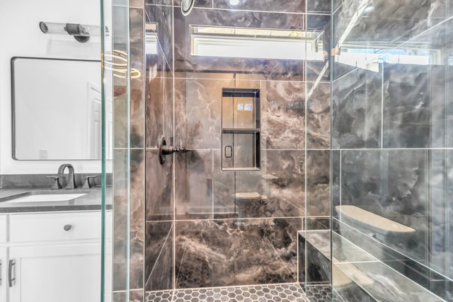 1399 Saundersville Rd, Hendersonville, TN 37075