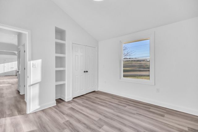 1399 Saundersville Rd, Hendersonville, TN 37075