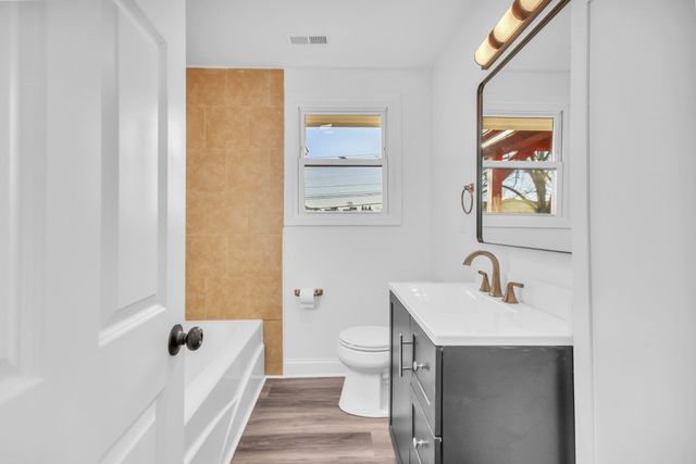 1399 Saundersville Rd, Hendersonville, TN 37075