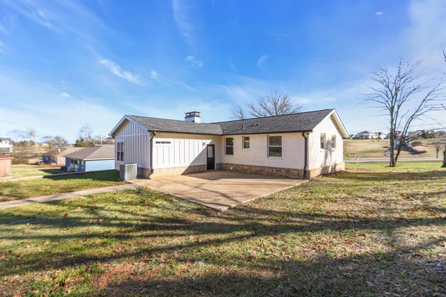 1399 Saundersville Rd, Hendersonville, TN 37075