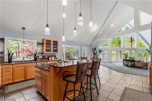 2252 Heston Drive, Lake Milton, OH 44429