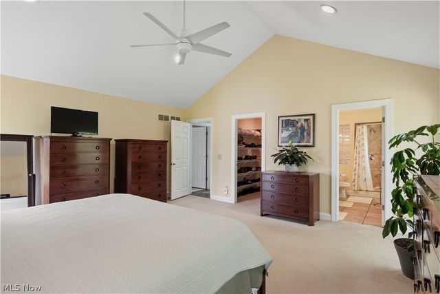 2252 Heston Drive, Lake Milton, OH 44429