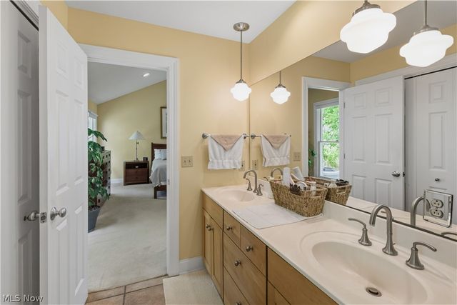 2252 Heston Drive, Lake Milton, OH 44429
